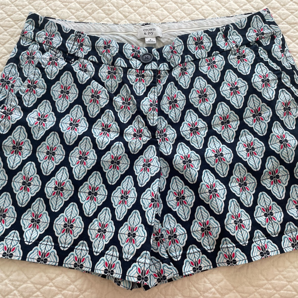 Crown&Ivy Navy Blue White Red Geometric Print Shorts 8